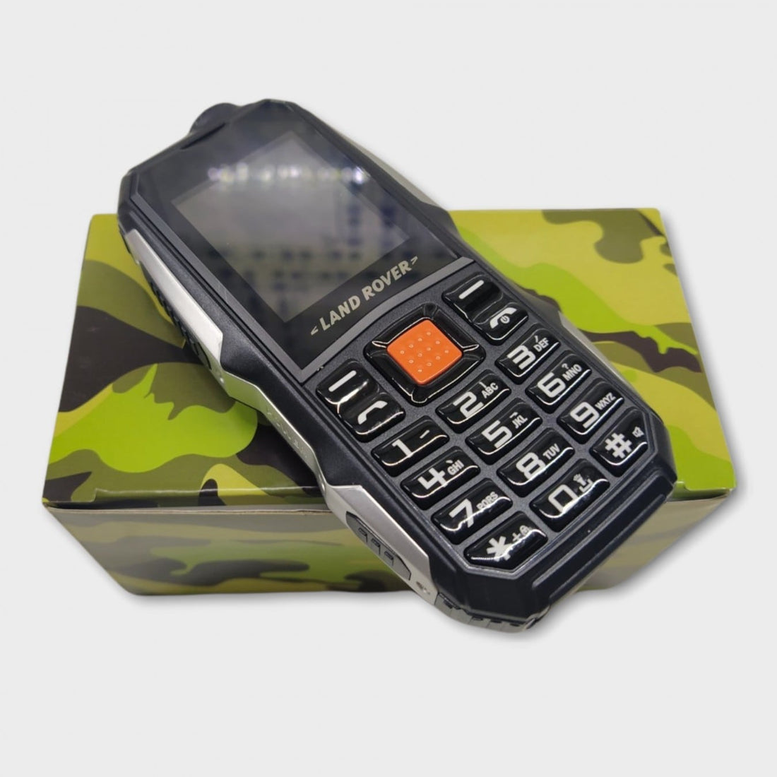 LAND ROVER – ROBUSAN MOBILNI TELEFON SA SNAŽNOM BATERIJOM I LED LAMPOM